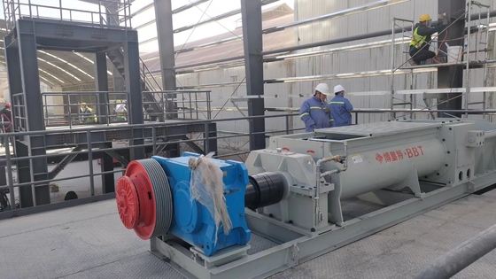 10-60m3/hr السعة الطوب الطين مزيج مزدوج الشعاع لمصنع صنع الطوب السيارات
