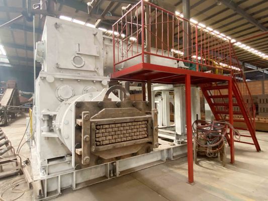 آلة صناعة الطوب الطينية ذاتية التشغيل بالكامل