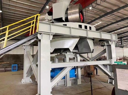 طاحونة طحن الرطب من الطوب الخشبي بقدرة 40-50m / h و 5300 * 4600 * 6500 mm حجم