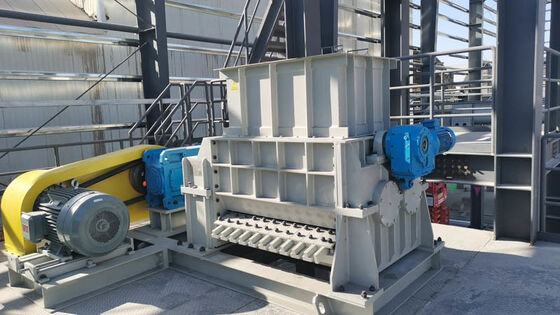 كسارة أسطوانية مزدوجة الأسنان بقدرة 30 إلى 120 طن/ساعة لسحق المواد الخام للطوب الطيني من مصنع BBT