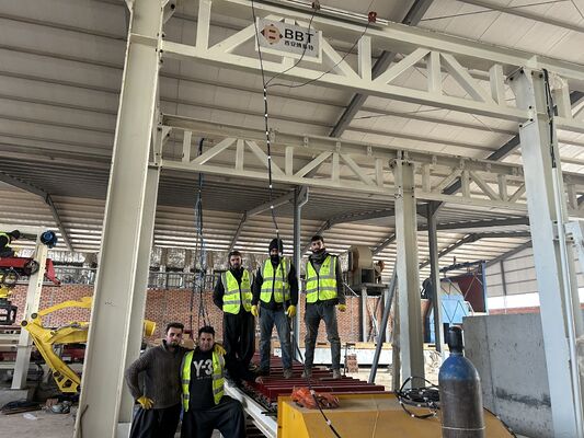 نظام تفريغ وتغليف الطوب بدون منصات أوتوماتيكية بالكامل لخطوط إنتاج الطوب الطيني